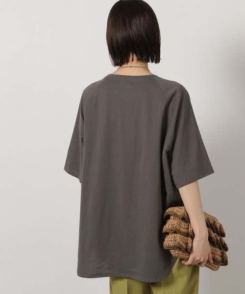 LAKOLE（ラコレ）の「ラウンドロゴプリントT / 450065（Tシャツ/カットソー・レディース・チャコールグレー/オフホワイト/ブルー/イエロー・FREE）」の12枚目の写真