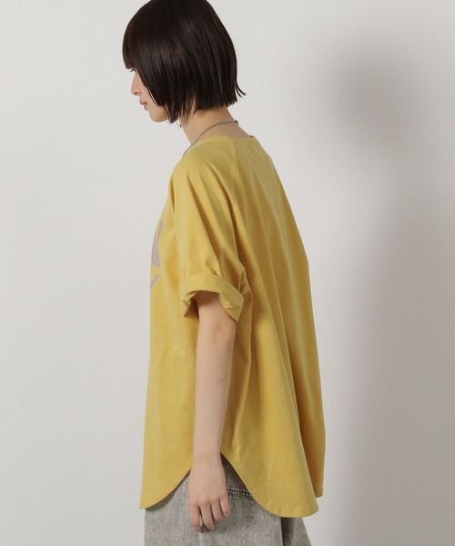 LAKOLE（ラコレ）の「ラウンドロゴプリントT / 450065（Tシャツ/カットソー・レディース・チャコールグレー/オフホワイト/ブルー/イエロー・FREE）」の21枚目の写真