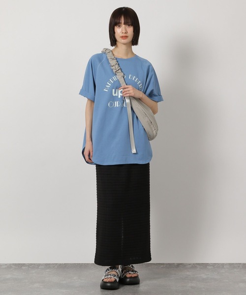 LAKOLE（ラコレ）の「ラウンドロゴプリントT / 450065（Tシャツ/カットソー・レディース・チャコールグレー/オフホワイト/ブルー/イエロー・FREE）」の13枚目の写真