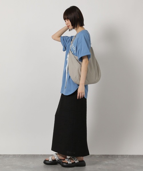 LAKOLE（ラコレ）の「ラウンドロゴプリントT / 450065（Tシャツ/カットソー・レディース・チャコールグレー/オフホワイト/ブルー/イエロー・FREE）」の14枚目の写真