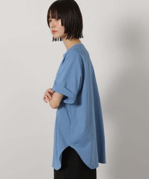 LAKOLE（ラコレ）の「ラウンドロゴプリントT / 450065（Tシャツ/カットソー・レディース・チャコールグレー/オフホワイト/ブルー/イエロー・FREE）」の16枚目の写真