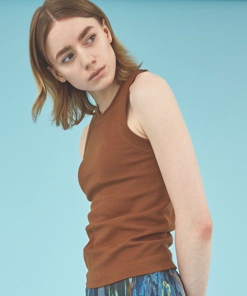 NOMINE(ノミネ)の「カップイン テレコ タンクトップ(タンクトップ・レディース・ホワイト/チャコールグレー/ブラック/ブラウン・フリー)」の4枚目の写真