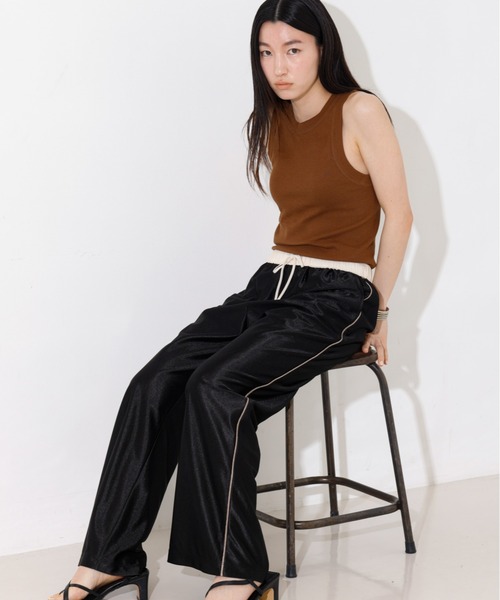 NOMINE(ノミネ)の「カップイン テレコ タンクトップ(タンクトップ・レディース・ホワイト/チャコールグレー/ブラック/ブラウン・フリー)」の15枚目の写真