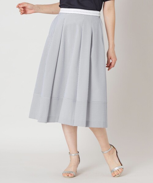 TO BE CHIC（トゥー ビー シック）の「シアサッカー ストライプスカート（スカート・レディース・ダークネイビー/ピンク系その他2・42/40）」の2枚目の写真