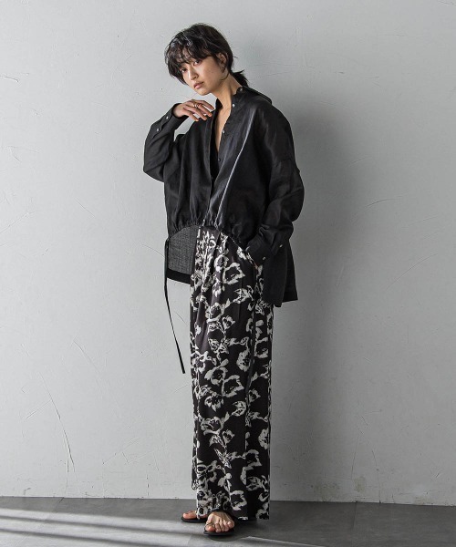 MAYSON GREY(メイソングレイ)の「フラワープリントリラックスタックワイドパンツ(その他パンツ・レディース・ブラック系その他/ホワイト系その他・M)」の19枚目の写真