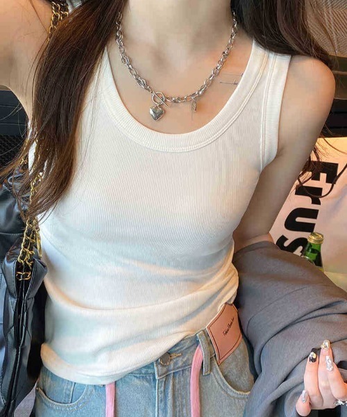 Teem Store(チームストア)の「シンプルカラータンクトップ(タンクトップ・レディース・ブラック/ベージュ/ブラウン/グレー/カーキ/ピンク/イエロー/ホワイト・F)」の2枚目の写真