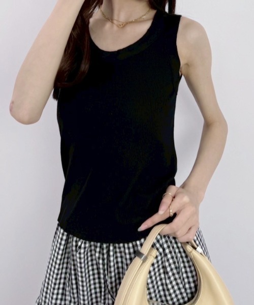 Teem Store(チームストア)の「シンプルカラータンクトップ(タンクトップ・レディース・ブラック/ベージュ/ブラウン/グレー/カーキ/ピンク/イエロー/ホワイト・F)」の13枚目の写真