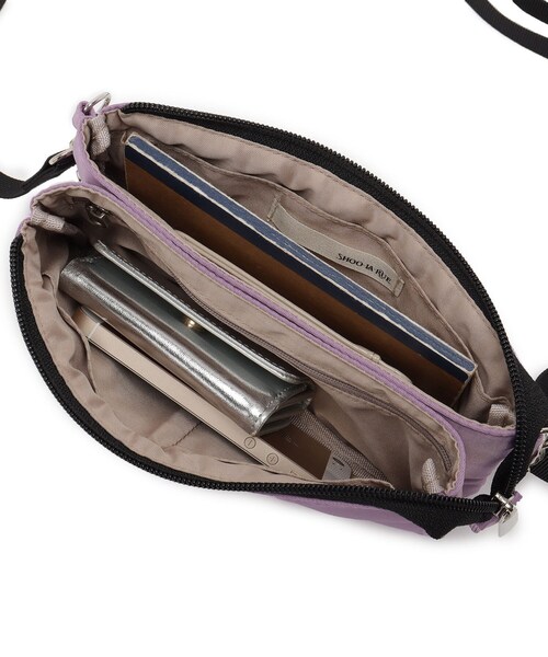 SHOO・LA・RUE（シューラルー）の「【撥水】2層ミニショルダーバッグ（ショルダーバッグ・レディース・ブラック/ダークグレー/ライトパープル・00）」の19枚目の写真