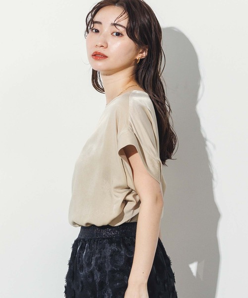 Gready Brilliant（グレディブリリアン）の「ライトサテンロゴフレンチブラウス（シャツ/ブラウス・レディース・ベージュ/アイボリー・FREE）」の16枚目の写真