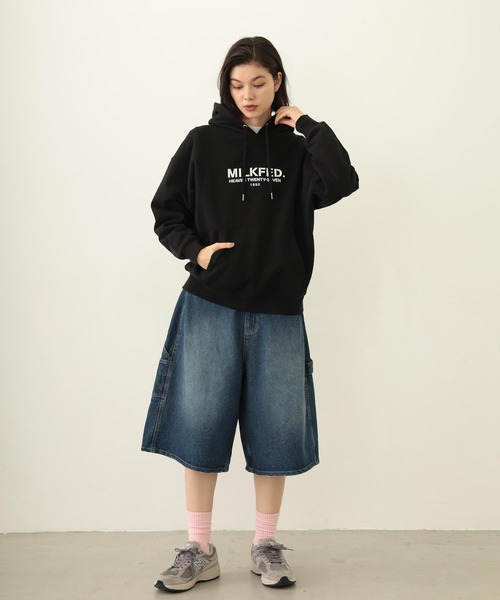 MILKFED.（ミルクフェド）の「STENCIL LOGO WIDE SWEAT HOODIE（パーカー・レディース・オフホワイト/ブラック/オリーブ・M/L）」の5枚目の写真