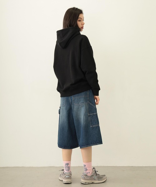 MILKFED.（ミルクフェド）の「STENCIL LOGO WIDE SWEAT HOODIE（パーカー・レディース・オフホワイト/ブラック/オリーブ・M/L）」の9枚目の写真