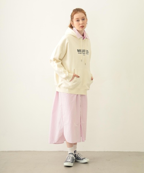 MILKFED.（ミルクフェド）の「STENCIL LOGO WIDE SWEAT HOODIE（パーカー・レディース・オフホワイト/ブラック/オリーブ・M/L）」の13枚目の写真