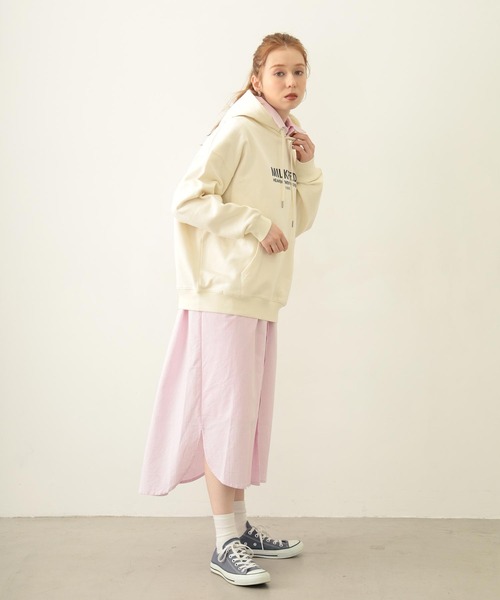 MILKFED.（ミルクフェド）の「STENCIL LOGO WIDE SWEAT HOODIE（パーカー・レディース・オフホワイト/ブラック/オリーブ・M/L）」の16枚目の写真