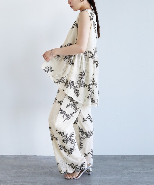 reca(レカ)の「リーフ柄刺繍メッシュセットアップ(セットアップ・レディース・ブラック/アイボリー・M)」の4枚目の写真