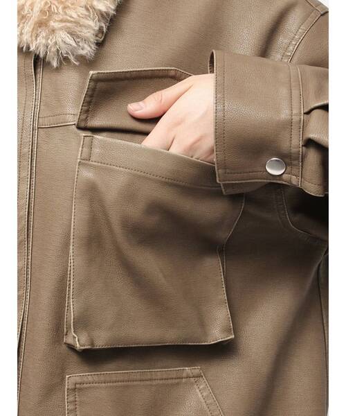 CALNAMUR（カルナムール）の「ファーカラーフェイクレザーモンスターブルゾン（ブルゾン・レディース・ブラウン/ブラック/ベージュ・FREE）」の11枚目の写真