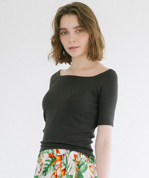 coca(coca)(コカ)の「オフショルダートップス(Tシャツ/カットソー・レディース・ブラック/ホワイト/チャコール/その他1・S/L/M)」の3枚目の写真