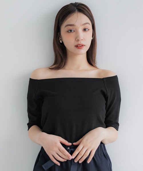 coca(coca)(コカ)の「オフショルダートップス(Tシャツ/カットソー・レディース・ブラック/ホワイト/チャコール/その他1・S/L/M)」の1枚目の写真