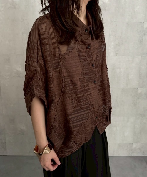 ap retro（アプレトロ）の「ジャガードフラワーブラウス / シアーシャツ《動画あり》（シャツ/ブラウス・レディース・ブラック/ホワイト/ライトブルー/ボルドー/ブラウン・FREE）」の11枚目の写真