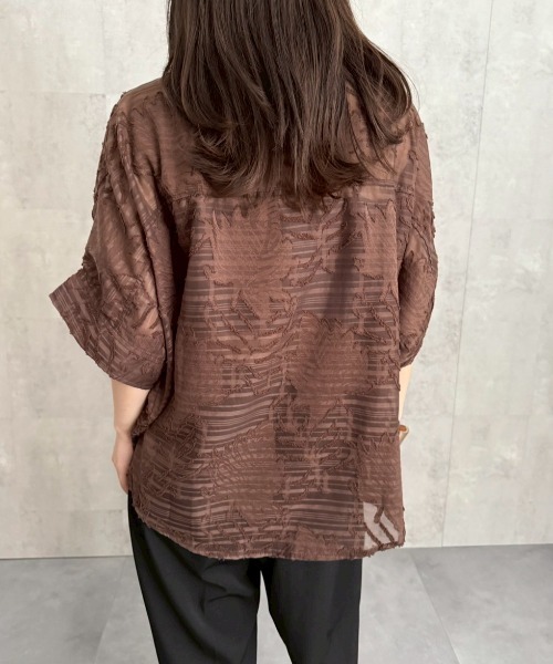 ap retro（アプレトロ）の「ジャガードフラワーブラウス / シアーシャツ《動画あり》（シャツ/ブラウス・レディース・ブラック/ホワイト/ライトブルー/ボルドー/ブラウン・FREE）」の10枚目の写真