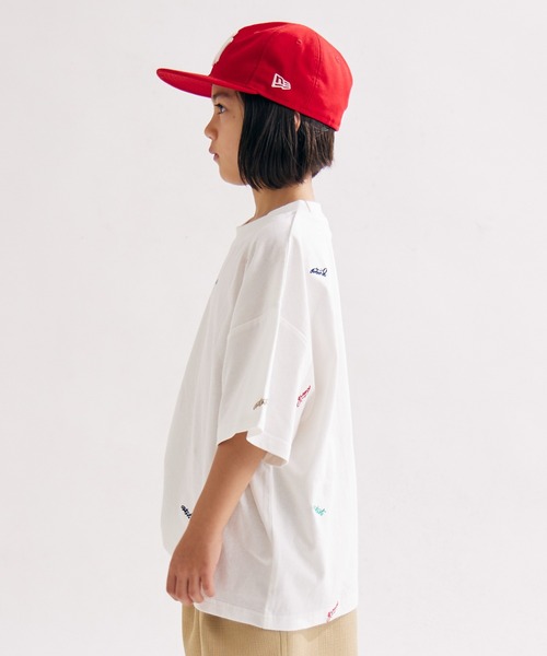 PAIRMANON STREET（ペアマノンストリート）の「【PAIRMANON STREET】総柄 刺繍 ロゴ オーバーサイズ Tシャツ（Tシャツ/カットソー・キッズ・ホワイト/ネイビー/ブラック・100/140/90/160/150/120/110/130）」の4枚目の写真