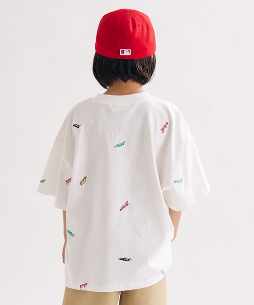 PAIRMANON STREET（ペアマノンストリート）の「【PAIRMANON STREET】総柄 刺繍 ロゴ オーバーサイズ Tシャツ（Tシャツ/カットソー・キッズ・ホワイト/ネイビー/ブラック・100/140/90/160/150/120/110/130）」の6枚目の写真