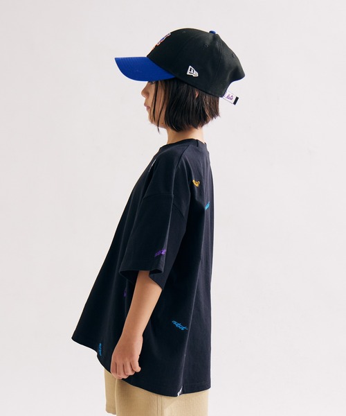 PAIRMANON STREET（ペアマノンストリート）の「【PAIRMANON STREET】総柄 刺繍 ロゴ オーバーサイズ Tシャツ（Tシャツ/カットソー・キッズ・ホワイト/ネイビー/ブラック・100/140/90/160/150/120/110/130）」の11枚目の写真