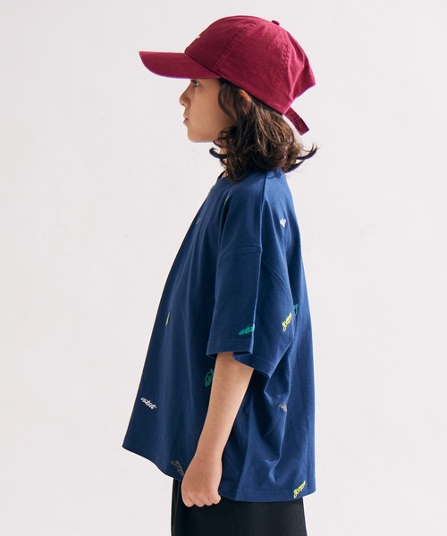PAIRMANON STREET（ペアマノンストリート）の「【PAIRMANON STREET】総柄 刺繍 ロゴ オーバーサイズ Tシャツ（Tシャツ/カットソー・キッズ・ホワイト/ネイビー/ブラック・100/140/90/160/150/120/110/130）」の18枚目の写真