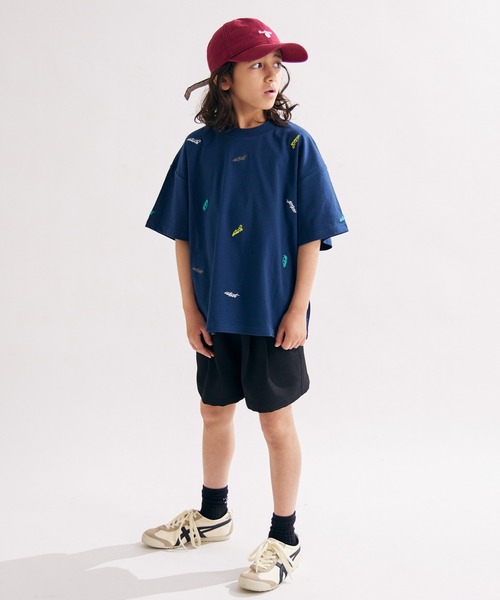 PAIRMANON STREET（ペアマノンストリート）の「【PAIRMANON STREET】総柄 刺繍 ロゴ オーバーサイズ Tシャツ（Tシャツ/カットソー・キッズ・ホワイト/ネイビー/ブラック・100/140/90/160/150/120/110/130）」の21枚目の写真