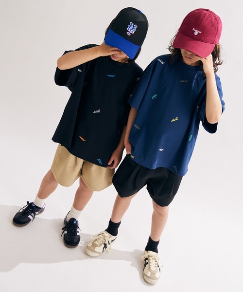 PAIRMANON STREET（ペアマノンストリート）の「【PAIRMANON STREET】総柄 刺繍 ロゴ オーバーサイズ Tシャツ（Tシャツ/カットソー・キッズ・ホワイト/ネイビー/ブラック・100/140/90/160/150/120/110/130）」の22枚目の写真