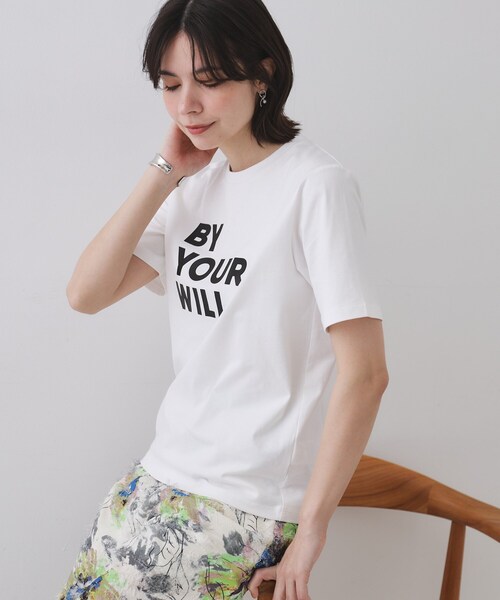 OPAQUE.CLIP(オペークドットクリップ)の「◆ロゴプリントTシャツ【洗濯機洗い可】(Tシャツ/カットソー・レディース・ホワイト/チャコールグレー/ライトベージュ・38/40/42)」の4枚目の写真