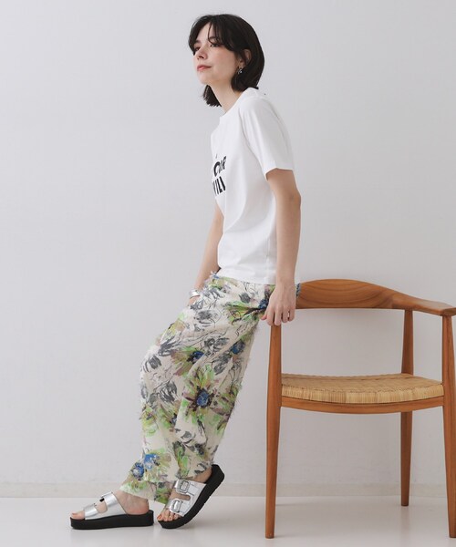 OPAQUE.CLIP(オペークドットクリップ)の「◆ロゴプリントTシャツ【洗濯機洗い可】(Tシャツ/カットソー・レディース・ホワイト/チャコールグレー/ライトベージュ・38/40/42)」の6枚目の写真