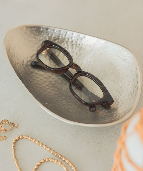 studio CLIP（スタディオクリップ）の「プラウェリントン調光サングラス（サングラス・レディース・ベージュ/ブラウン・FREE）」の2枚目の写真