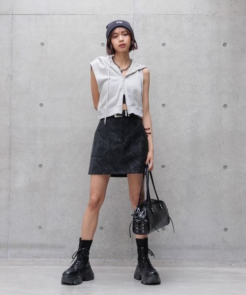 PAGEBOY（ページボーイ）の「ノースリーブショートZIPパーカー（パーカー・レディース・オフホワイト/グレー/チャコールグレー・FREE）」の12枚目の写真