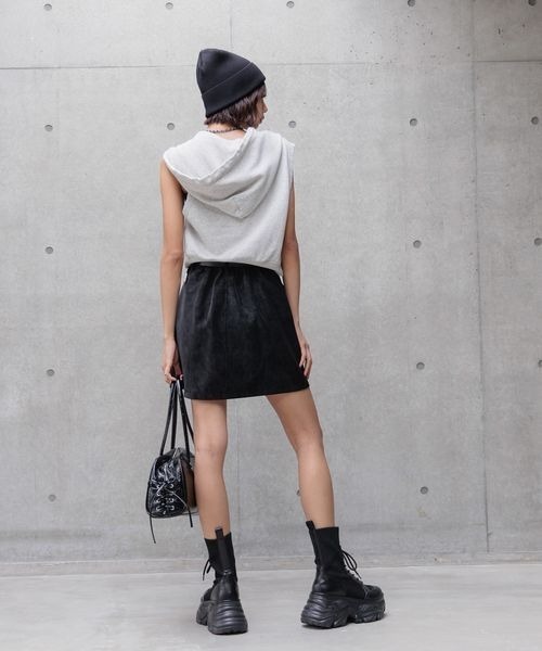 PAGEBOY（ページボーイ）の「ノースリーブショートZIPパーカー（パーカー・レディース・オフホワイト/グレー/チャコールグレー・FREE）」の13枚目の写真