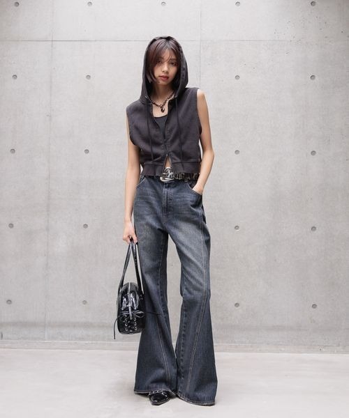 PAGEBOY（ページボーイ）の「ノースリーブショートZIPパーカー（パーカー・レディース・オフホワイト/グレー/チャコールグレー・FREE）」の19枚目の写真