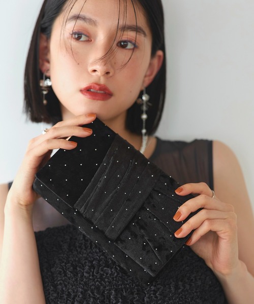 RUIRUE BOUTIQUE(ルイルエブティック)の「2way ラインストーン ベロア パーティーバッグ | レディース 結婚式 パーティー オケージョン 冠婚葬祭 セレモニー フォーマル お呼ばれ クラッチバッグ ショルダーバッグ(クラッチバッグ・レディース・ブラック/ベージュ・FREE)」の2枚目の写真