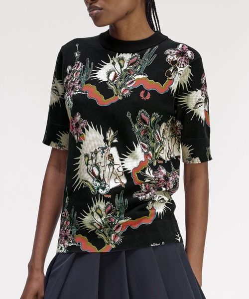 FRED PERRY(フレッドペリー)の「Amy Winehouse Printed Knitted T-Shirt/エイミー・ワインハウス プリントニットTシャツ(ニット/セーター・レディース・ブラック・10)」の1枚目の写真