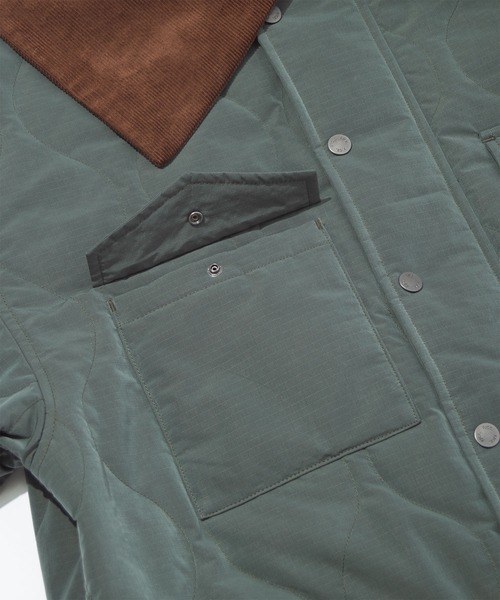 F/CE. （エフシーイー）の「F/CE. QUILTED JACKET WITH DETACHABLE COLLAR / エフシーイー  キルテッドジャケットウィズデタッチャブルカラー（ブルゾン・メンズ・ブルー/ブラック/グレー・SMALL/MEDIUM）」の19枚目の写真