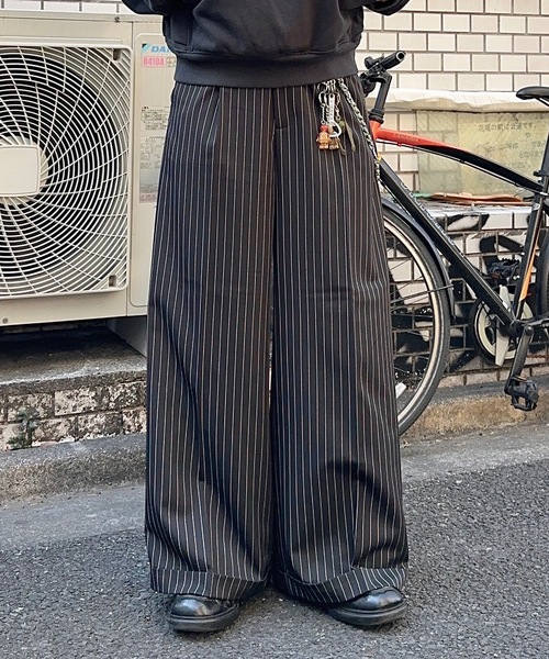 MandO（Auntie Rosa）（エムオー）の「アソートバギーロールアップワイドパンツ/ストライプ&チェック&無地（スラックス・メンズ・ネイビー系1/ネイビー系/ブラウン系その他2/ブラック系その他/グレー系その他2/ブラウン系その他/ブラック/グレー系その他3/ベージュ系その他/ネイビー系2・LARGE/MEDIUM/SMALL）」の2枚目の写真