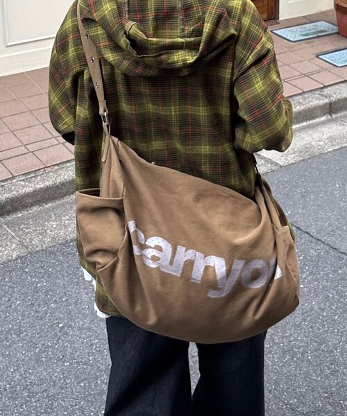 CIAOPANIC TYPY（チャオパニックティピー）の「【UNISEX】キャンバスボストンドラムバッグ（トートバッグ・レディース・ブラック/ネイビー/ブラウン/レッド・ONE SIZE）」の8枚目の写真