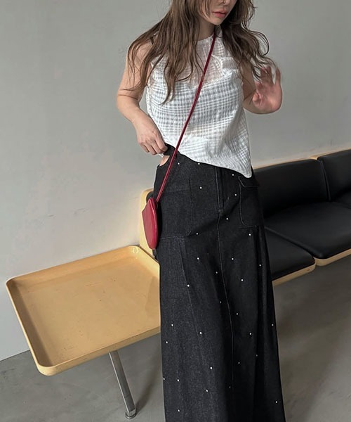 WILLFULLY（ウィルフリー）の「hollow out bijou tuck denim tight SK（デニムスカート・レディース・ブラック/ライトブルー・S/M）」の4枚目の写真