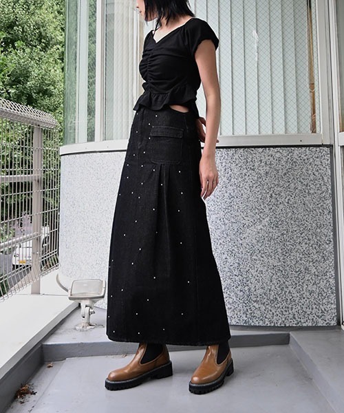 WILLFULLY（ウィルフリー）の「hollow out bijou tuck denim tight SK（デニムスカート・レディース・ブラック/ライトブルー・S/M）」の12枚目の写真