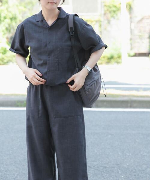 EKAL(エカル)の「『UR TECH』ハイツイストオープンカラーシャツ(シャツ/ブラウス・レディース・モカ/チャコールグレー・ONE)」の4枚目の写真