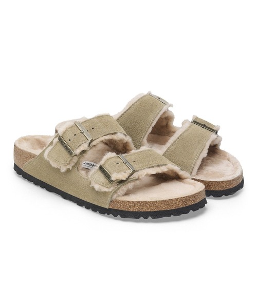 BIRKENSTOCK(ビルケンシュトック)の「【公式】ビルケンシュトック Arizona Shearling/アリゾナ シアリング スエードレザー(サンダル・メンズ・ベージュ・23cm【ナロー幅】/24.5cm【ナロー幅】/24cm【ナロー幅】/25cm【ナロー幅】/22.5cm【ナロー幅】)」の4枚目の写真