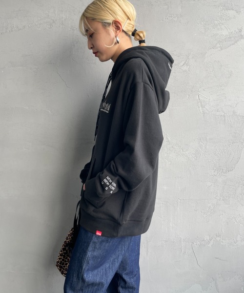 Manhattan Portage（マンハッタンポーテージ）の「[MANHATTAN PORTAGE/マンハッタンポーテージ] ワンポイント刺繍ロゴ スウェットパーカー（パーカー・レディース・ブラック/グレー・S/M/L）」の10枚目の写真