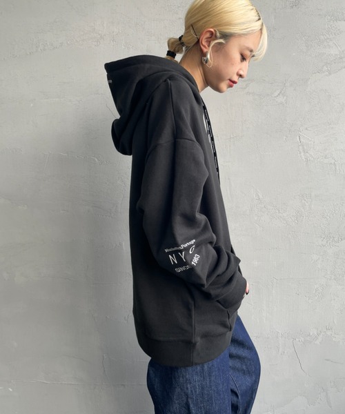 Manhattan Portage（マンハッタンポーテージ）の「[MANHATTAN PORTAGE/マンハッタンポーテージ] ワンポイント刺繍ロゴ スウェットパーカー（パーカー・レディース・ブラック/グレー・S/M/L）」の11枚目の写真