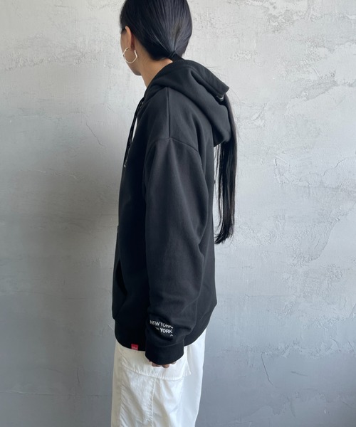 Manhattan Portage（マンハッタンポーテージ）の「[MANHATTAN PORTAGE/マンハッタンポーテージ] ワンポイント刺繍ロゴ スウェットパーカー（パーカー・レディース・ブラック/グレー・S/M/L）」の19枚目の写真