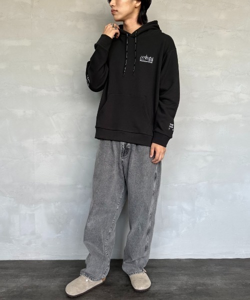 Manhattan Portage（マンハッタンポーテージ）の「[MANHATTAN PORTAGE/マンハッタンポーテージ] ワンポイント刺繍ロゴ スウェットパーカー（パーカー・レディース・ブラック/グレー・S/M/L）」の6枚目の写真