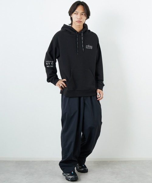 Manhattan Portage（マンハッタンポーテージ）の「[MANHATTAN PORTAGE/マンハッタンポーテージ] ワンポイント刺繍ロゴ スウェットパーカー（パーカー・レディース・ブラック/グレー・S/M/L）」の5枚目の写真