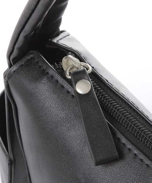 studio CLIP（スタディオクリップ）の「【人間工学に基づいて考えた！】からだよろこぶ合皮ショルダーバッグ（ショルダーバッグ・レディース・アイボリー/その他1/チャコール/ブラック・FREE）」の20枚目の写真